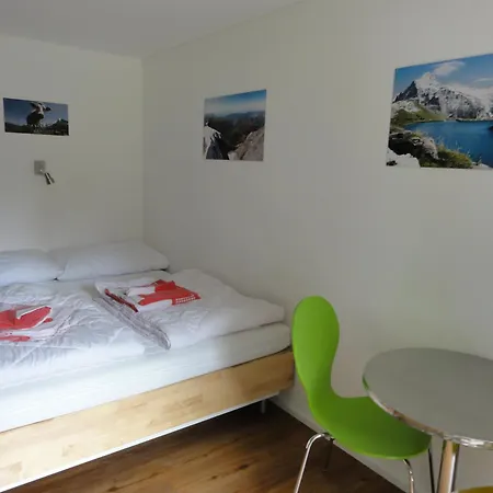 Valley Hostel *
